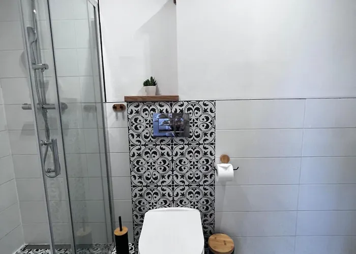 شقة Na Deskach جيراردوف